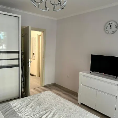 Valencia Gardens, Apartment
